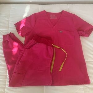 Figs Women’s Shocking Pink Catarina top (L)/Zamora High Waisted 2.0 Jogger (LP)